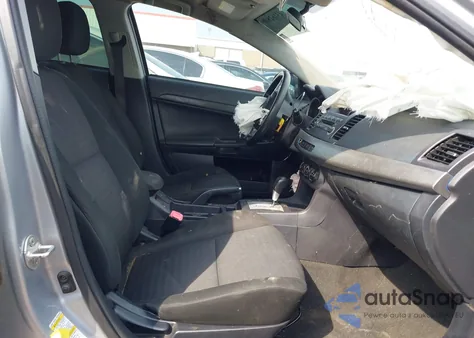 2013 Mitsubishi Lancer Es z USA, uszkodzony, nr VIN JA32U2FU8DU022344